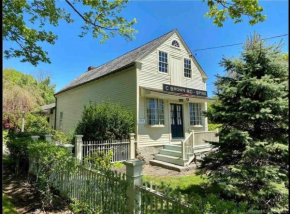 The Doctor 1781 House on the Litchfield Green